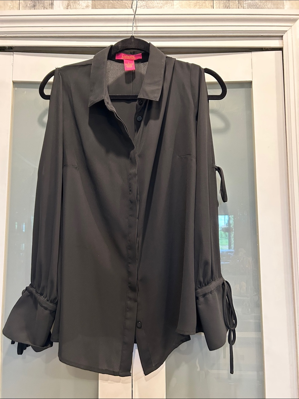 Catherine Malandrino Black Cold-Shoulder Button-Front Blouse